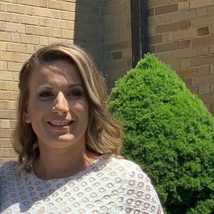 Meet your Posher, Debi